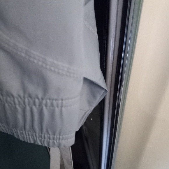 Adidas -  City Escape Jacket- Women's- SZ XL- NWT - Picture 9 of 11